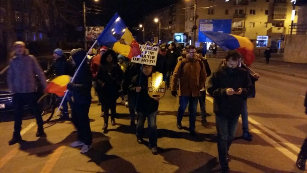 update live video protest vineri la sibiu. pro kovesi&dna, anti tudorel&psd