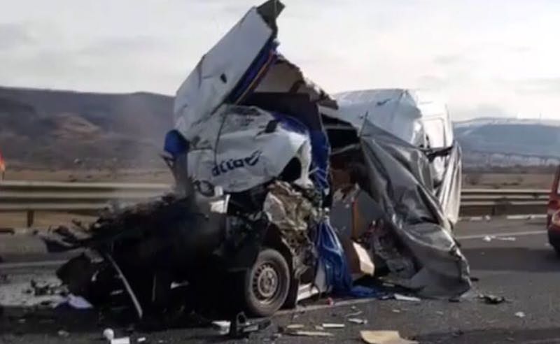 UPDATE VIDEO FOTO Două accidente în câteva sute de metri pe A1, Sibiu - Orăștie. Două peroane rănite