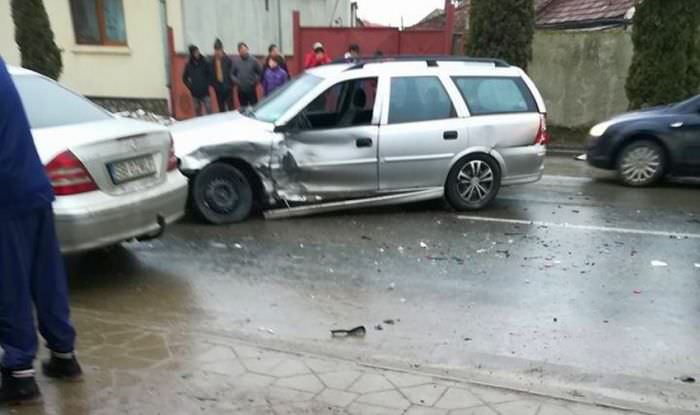 update foto – accident în șelimbăr. două persoane rănite