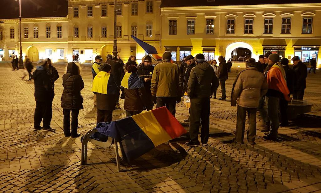 update - protest la sibiu pentru apărarea justiției. oamenii mărșăluiesc prin oraș