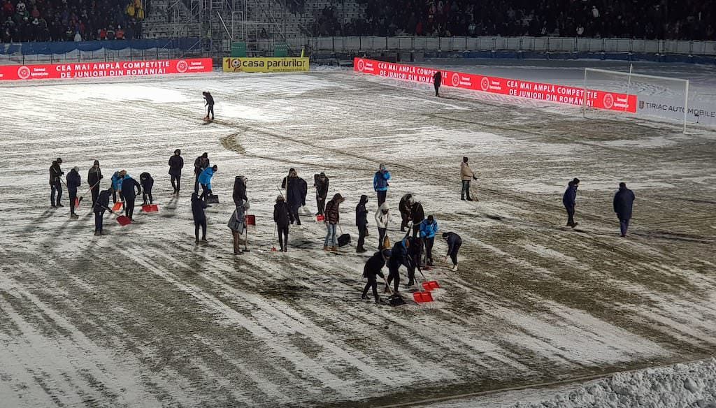 video foto meciul dintre fc hermannstadt și fcsb amânat pentru joi. e decizia arbitrilor!