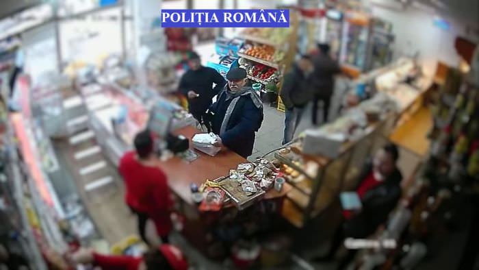 foto - hoț căutat de poliție la sibiu. a furat un card și a plătit cu el