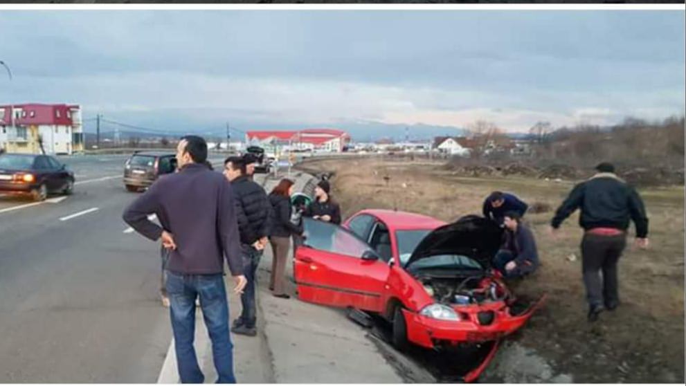 UPDATE FOTO Accident pe DN1 în apropiere de Extaz. O șoferiță rănită