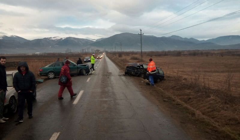 foto accident cu doi răniți, miercuri dimineața, între cristian și orlat