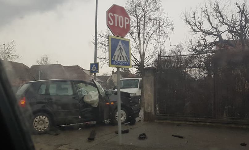 update foto - accident cu trei mașini pe negoiu. o tânără rănită