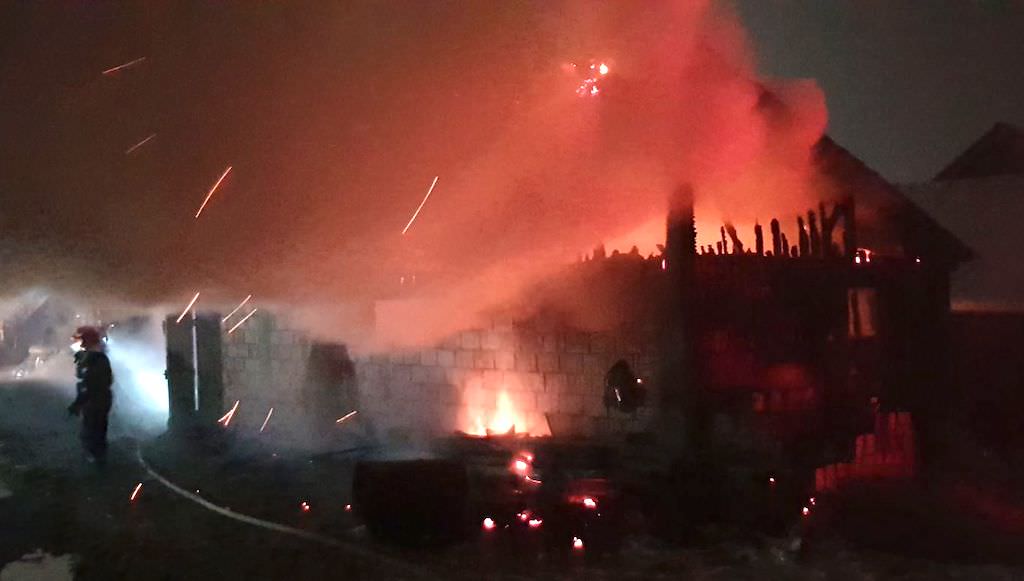 aproape 100 de oi mistuite de flăcări în incendiul de la șura mică