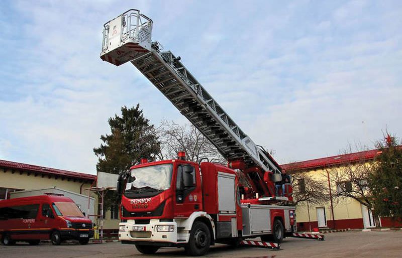 incendiu la fabrica de conserve scandia. intervin pompierii