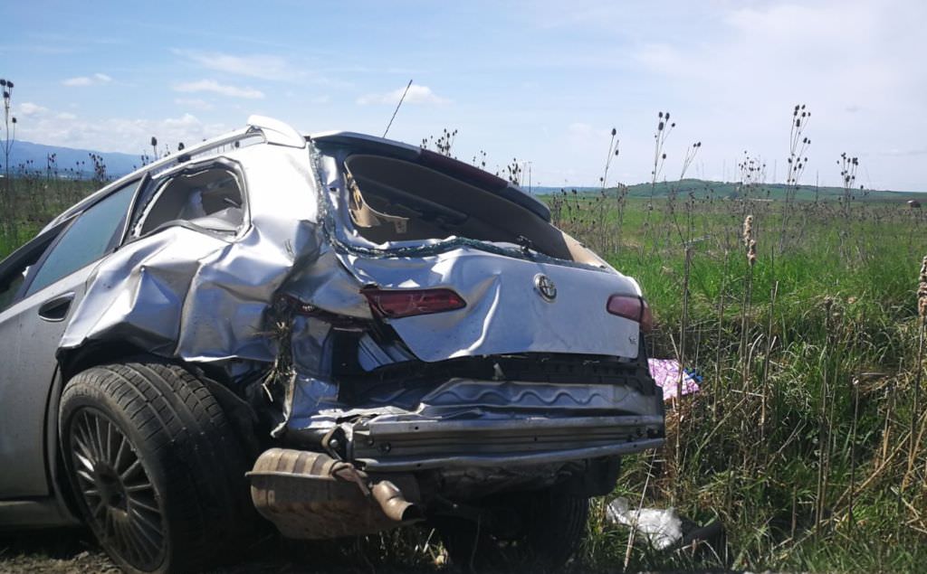 foto – accident cu trei răniți la ieșire din sibiu spre mediaș