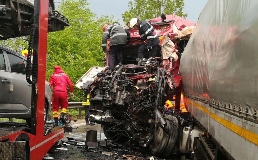 foto - accident grav între vâlcea și sibiu. o persoană rănită