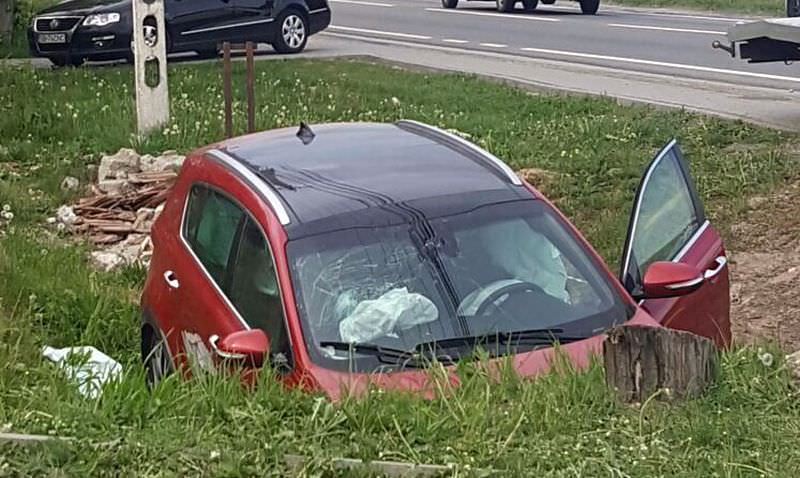 FOTO – Accident pe DN7 la Tălmaciu. Un bărbat este rănit