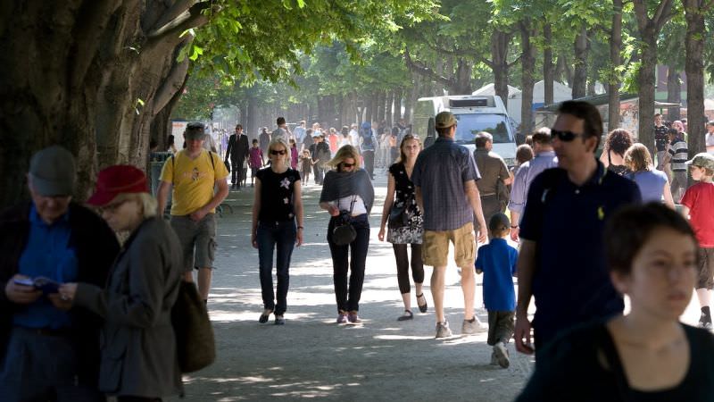 suntem din ce în ce mai puțini. zonele din românia cel mai afectate de scăderea populației