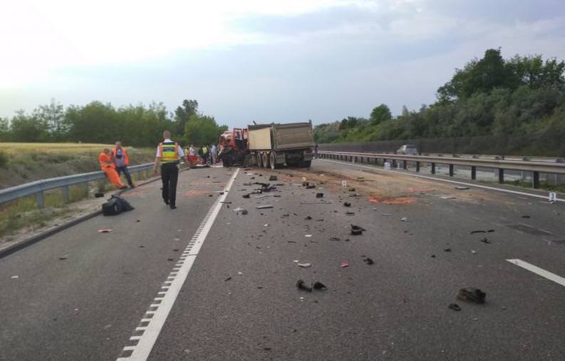 FOTO Accident groaznic în Ungaria. Șapte români au murit