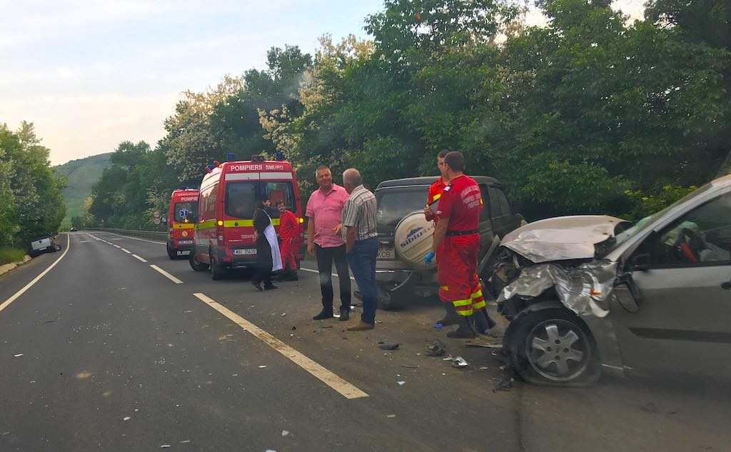 update foto accident pe dn14 la șura mare. două persoane rănite