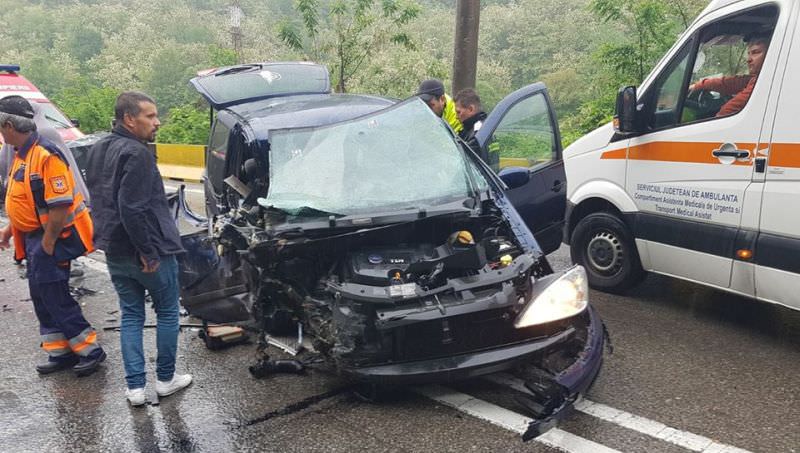 accident pe valea oltului. trafic îngreunat în zonă