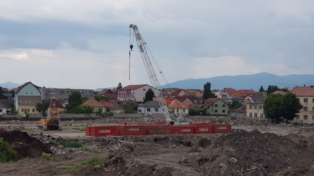 video foto au demarat lucrările la viitorul mall de la podul gării din sibiu