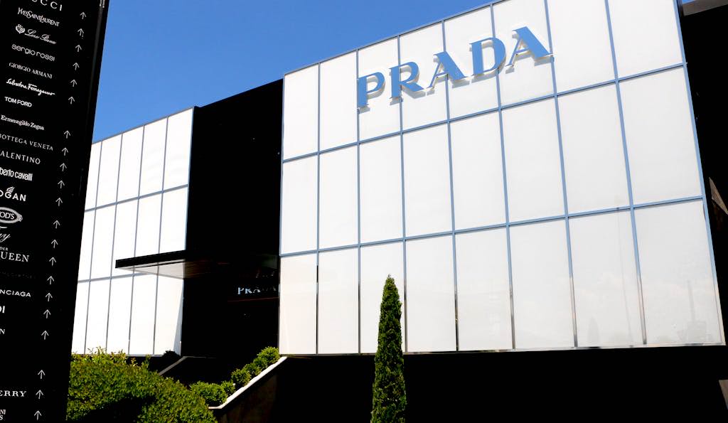 prada deschide o fabrică în zona de vest a sibiului. la fel și cei de la odu și ctp