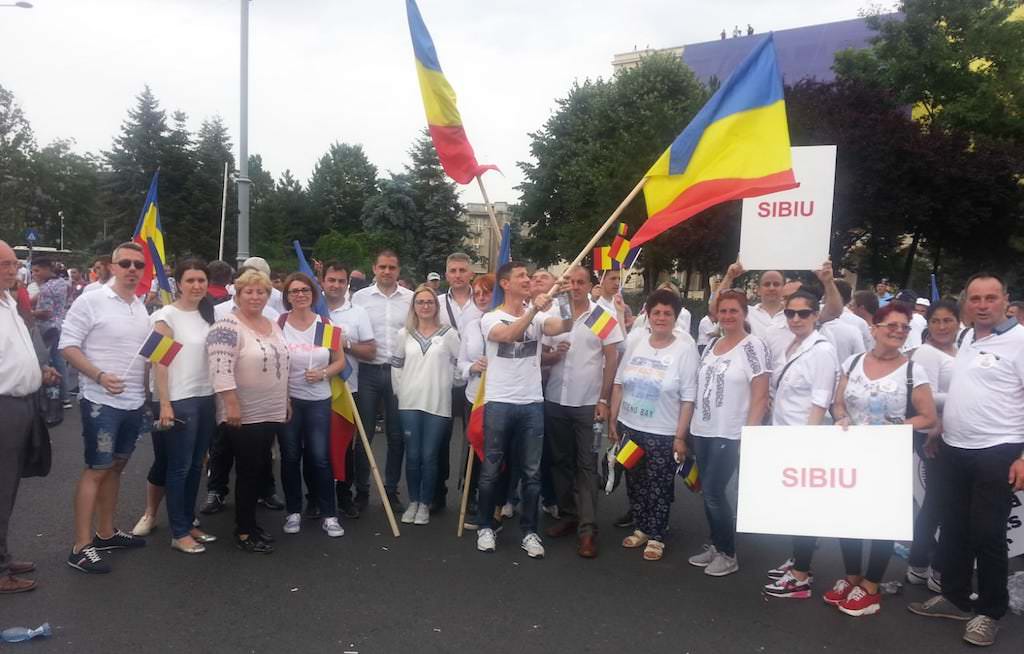 foto psd sibiu - aprope 3.000 de sibieni au fost la mitingul de la bucurești