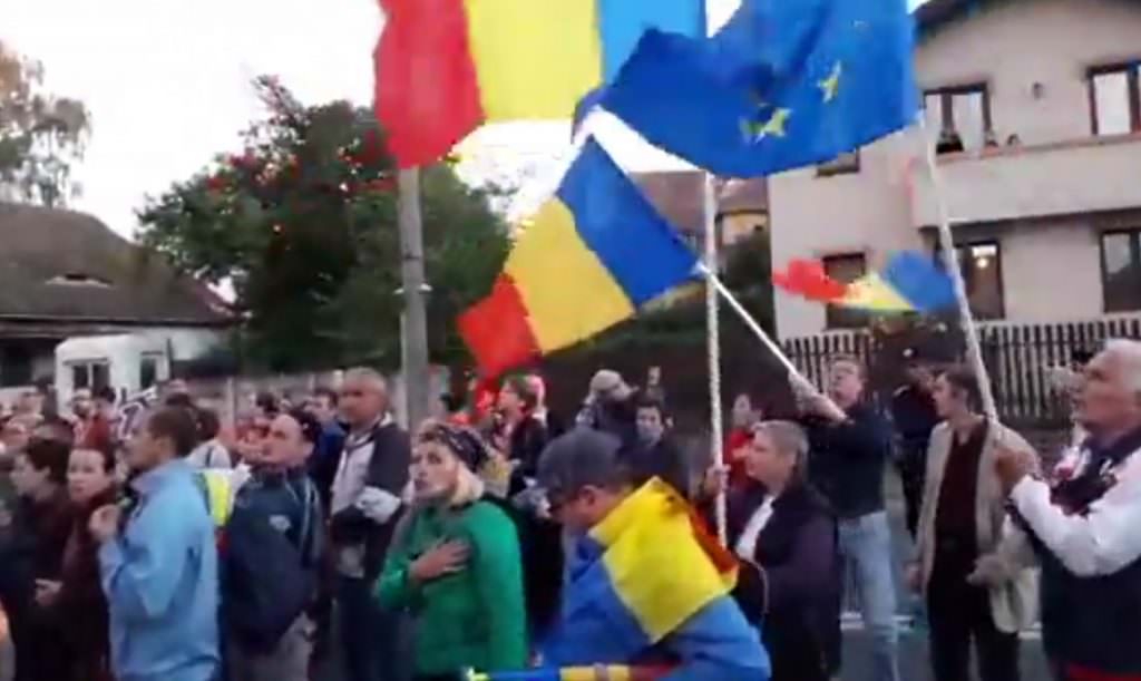 video foto peste 1.500 de oameni în stradă la sibiu - se scandează ’’psd, ciuma roșie!’’