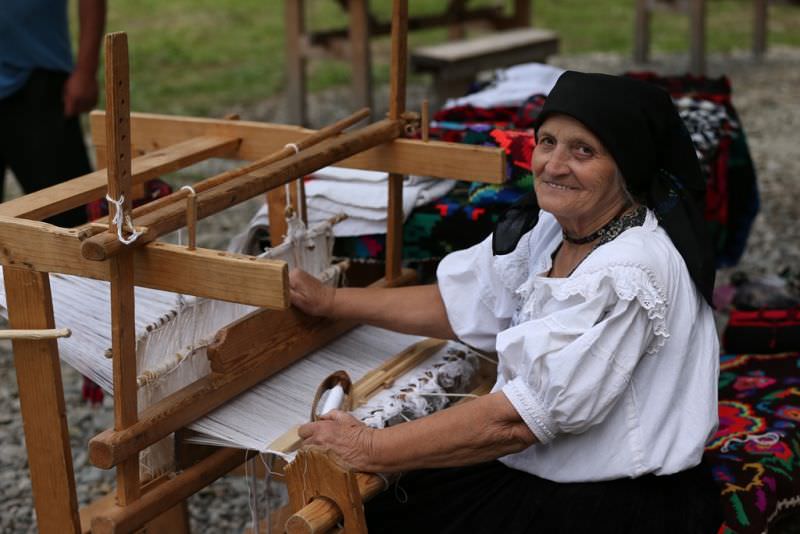 foto weekend de vis la muzeul în aer liber. au fost zeci de mii de oameni acolo