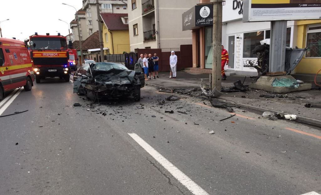 VIDEO FOTO Accident grav pe Șoseaua Alba Iulia. Șoferul vinovat era băut