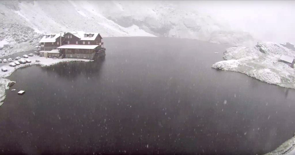 VIDEO - Ninsoare la Bâlea Lac în plină vară