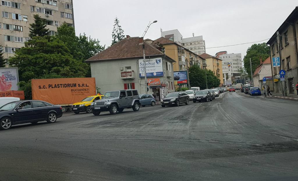 continuă lucrările de reparații pe calea dumbrăvii și pe vasile milea