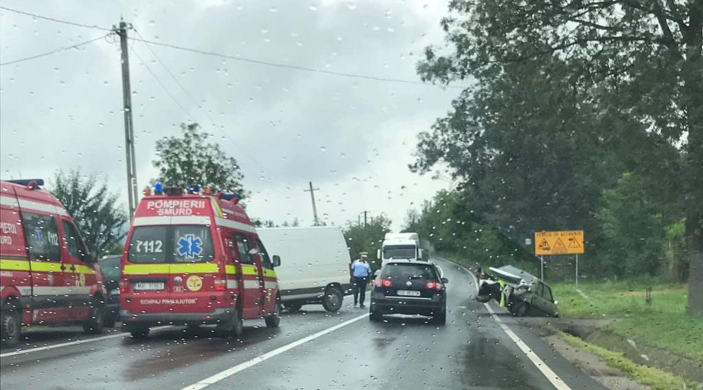 foto accident grav la veștem - cel puțin doi răniți