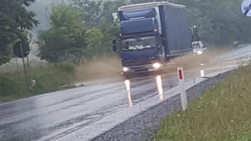 FOTO VIDEO - Inundatii pe DN14 între Sibiu si Mediaș