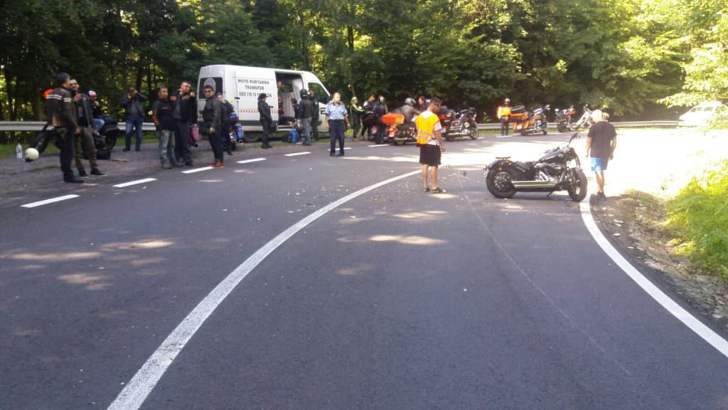 foto accident grav pe transfăgărășan - două motociclete implicate