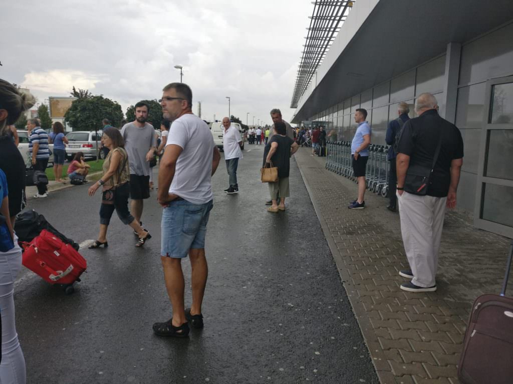 isu a stabilit proveniența substanței din cauza căreia a fost evacuat aeroportul sibiu