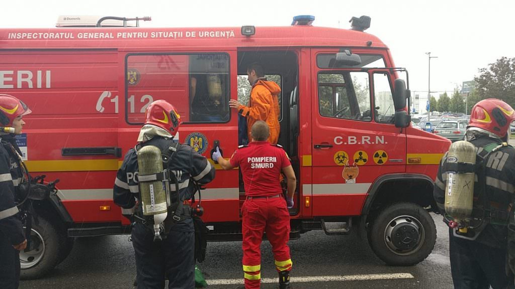 update video foto - alertă la aeroportul sibiu - pasagerii evacuați de urgență din terminal