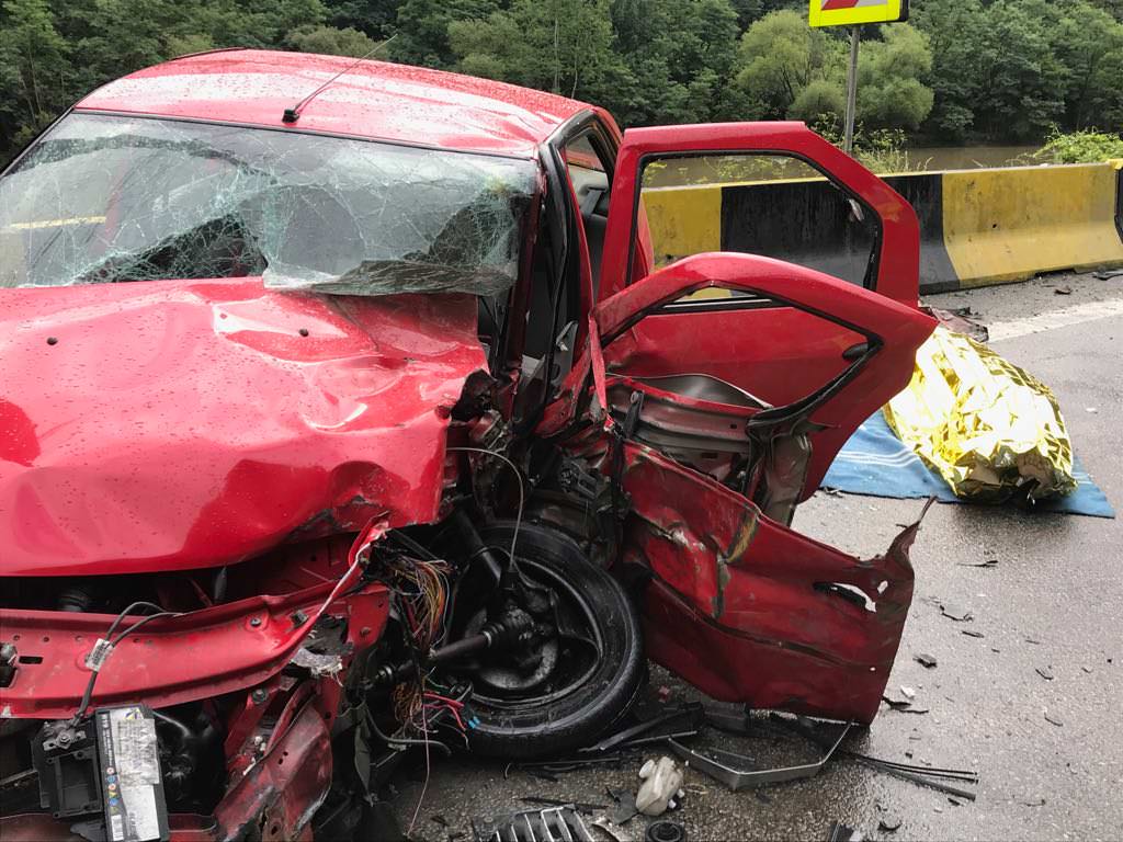 FOTO - Accident mortal pe Valea Oltului. Încă trei persoane sunt rănite