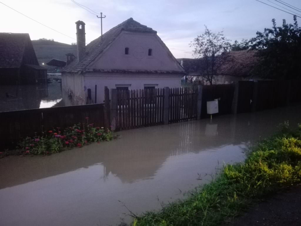 Se dau despăgubiri pentru inundațiile din județul Sibiu. Cine cât primește