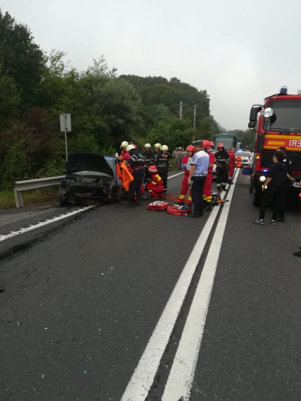 UPDATE FOTO - Accident pe DN1 la Bradu. O persoană grav rănită