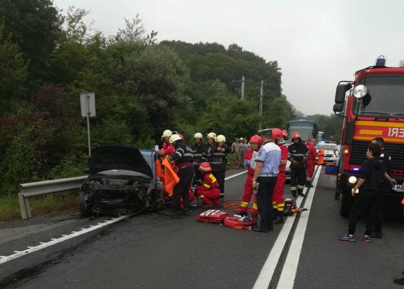 UPDATE FOTO - Accident pe DN1 la Bradu. O persoană grav rănită