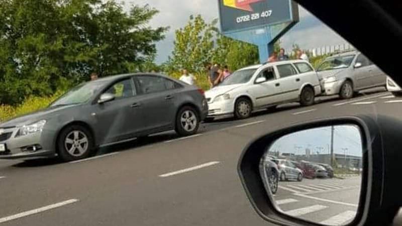 foto – accident în lanț în apropiere de aeroportul din sibiu