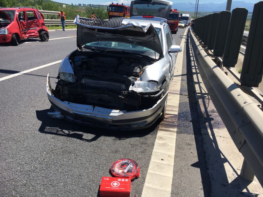 de unde sunt cei șase răniți în accidentul provocat de o șoferiță pe autostrada sibiu – orăștie