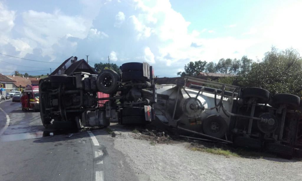 foto – cisternă răstunată pe dn1 între făgăraș și sibiu