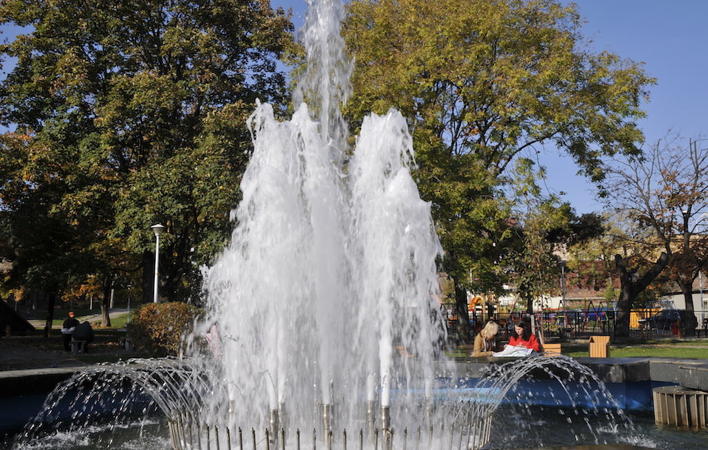 Fântânile arteziene din fața Casei Armatei și din parcul Tineretului intră în reparații capitale