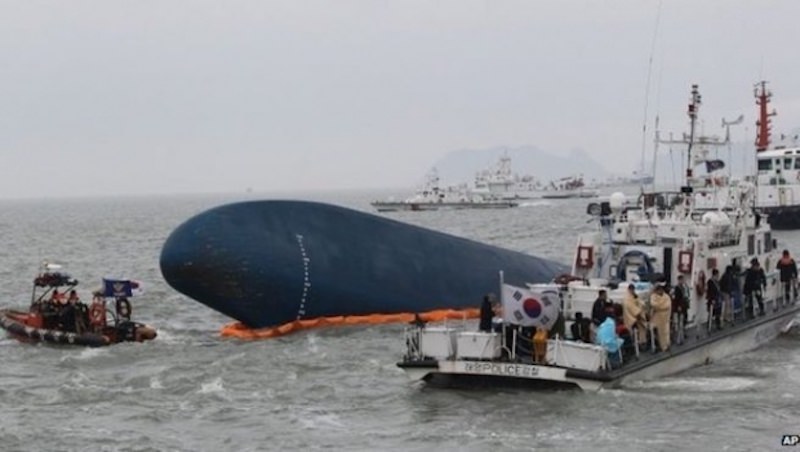 Feribot cu 140 de persoane la bord scufundat în Indonezia