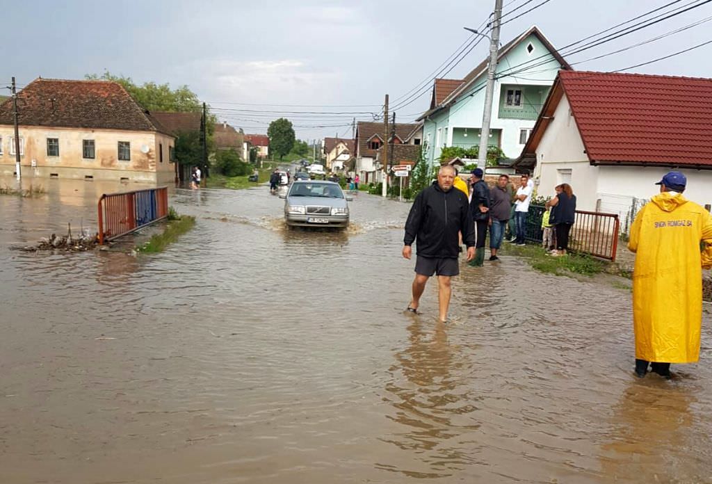 update foto – inundații în două localități din județul sibiu