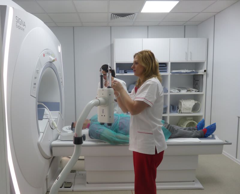 foto aparat rmn nou la spitalul județean sibiu - investigațiile medicale vor fi gratuite