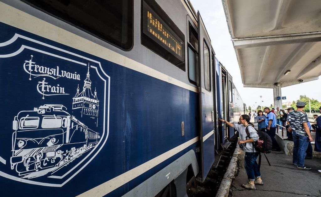 primul tren turistic românesc trece prin sibiu și mediaș