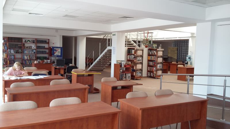 Sală de studiu la biblioteca Astra. Se poate învăța într-un mediu ospitalier