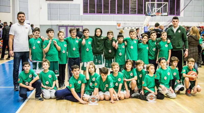 baschetbaliștii de la alpha se pregătesc de campionatul u13 în sala transilvania