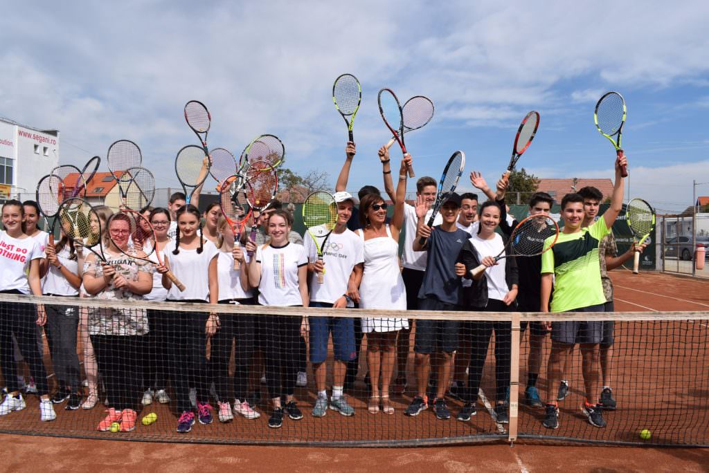 video foto - diriginta carmen iohannis, lăudată de elevii ei. i-a dus la tenis