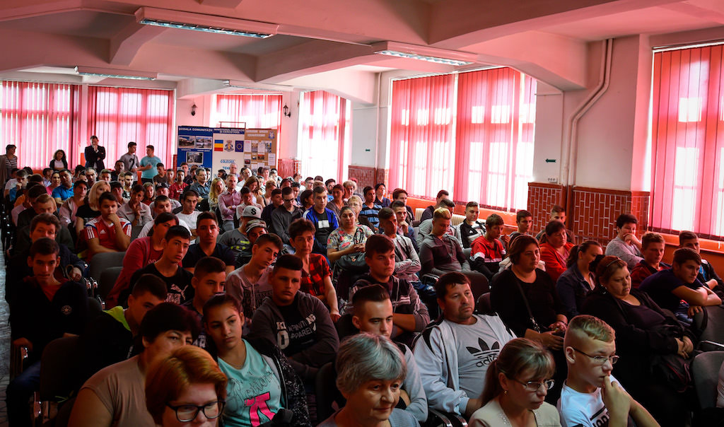 foto primarul astrid fodor a participat la deschiderea anului școlar la liceul independența