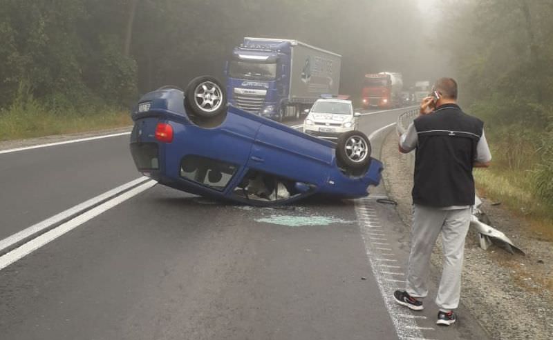 foto neatenție în trafic - accident pe hula bradului