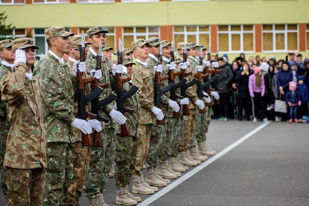 foto video - emoții la aft sibiu - peste 300 de cadeți au depus jurământul