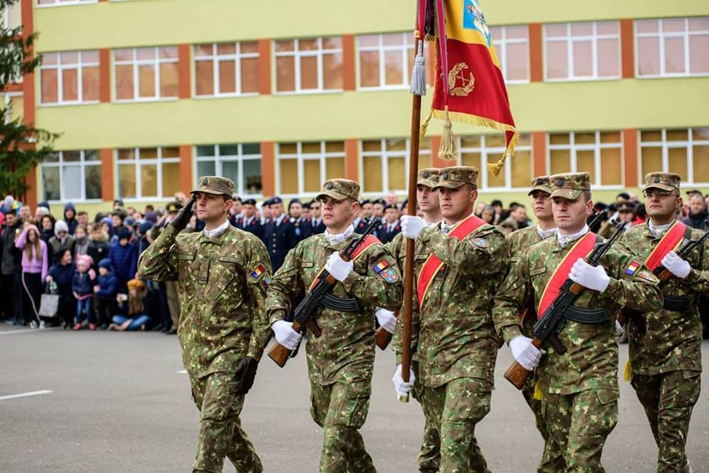 foto video - emoții la aft sibiu - peste 300 de cadeți au depus jurământul